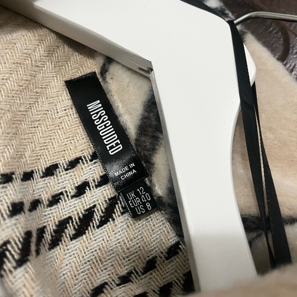 Missguided Plaid Button-Up Jacket - Picture 4 of 4